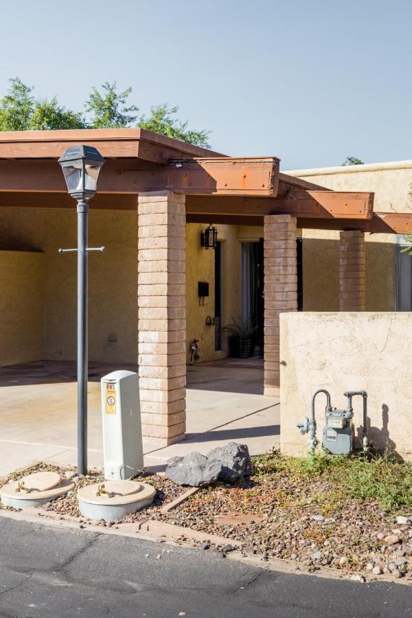 Central Phoenix Townhome Exterior photo